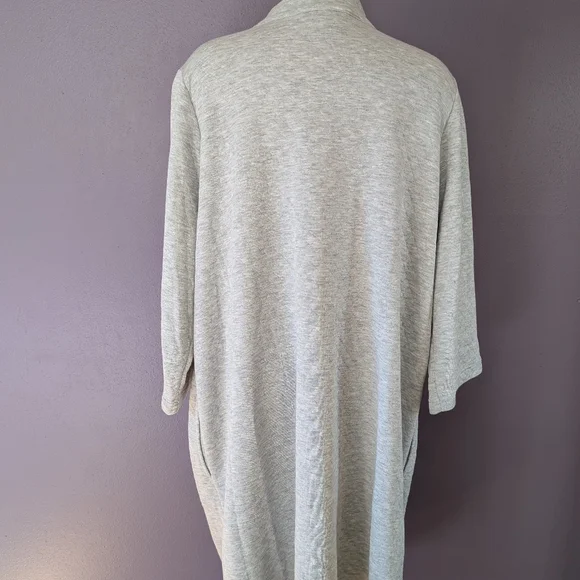Gray Zip-Up Robe - Picture 3 of 9